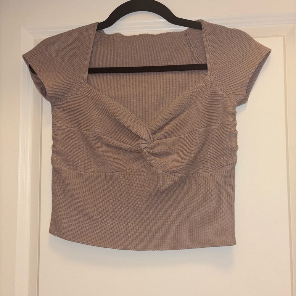 Cropped khaki short sleeve top